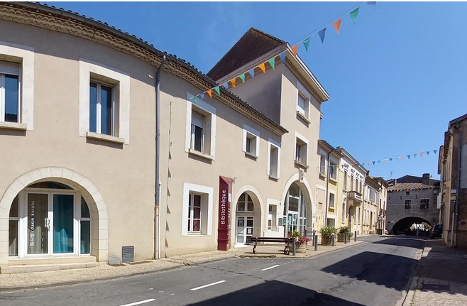 Façade de la bibliothèque